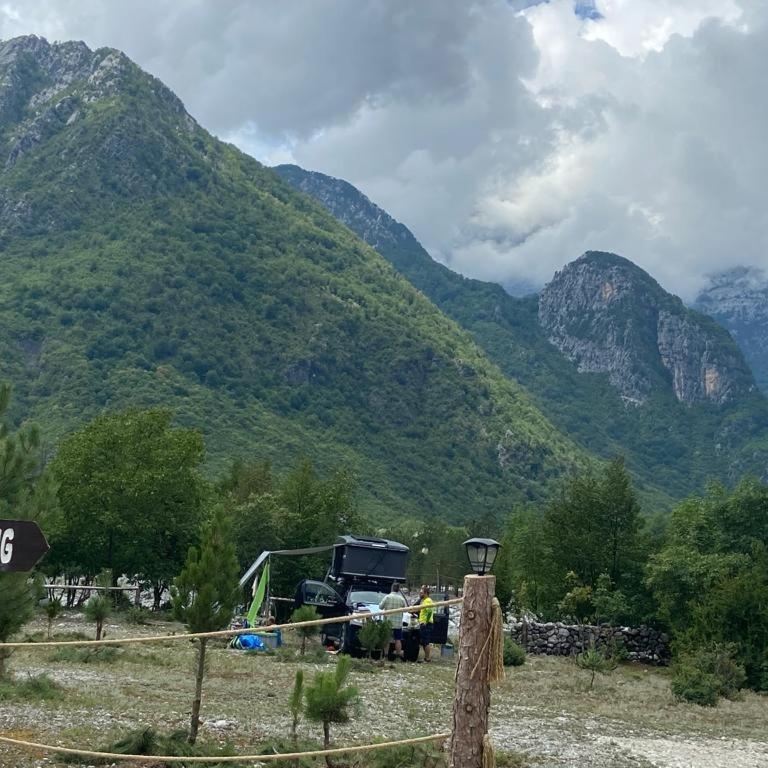 Guesthouse Veni I Gjyshit Nderlysaj Zewnętrze zdjęcie