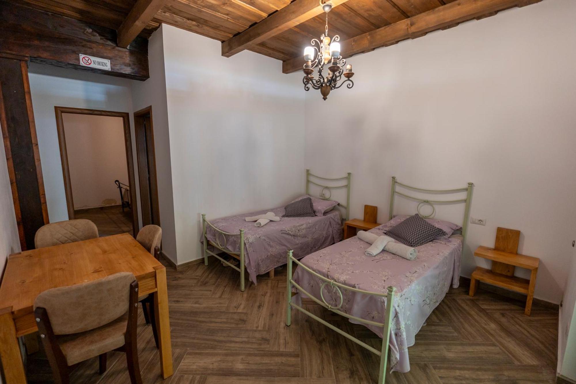 Guesthouse Veni I Gjyshit Nderlysaj Zewnętrze zdjęcie